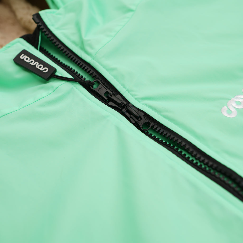 Coucon Changing Robe Adult Long Sleeve - Lime Green (Limited Edition) Detail Shot Reversible Pullers